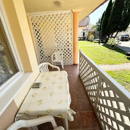 Budai Apartmanhaz Hajduszoboszlo Exterior photo