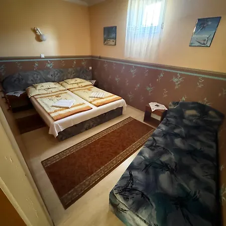 Budai Apartmanhaz Hajduszoboszlo Exterior photo